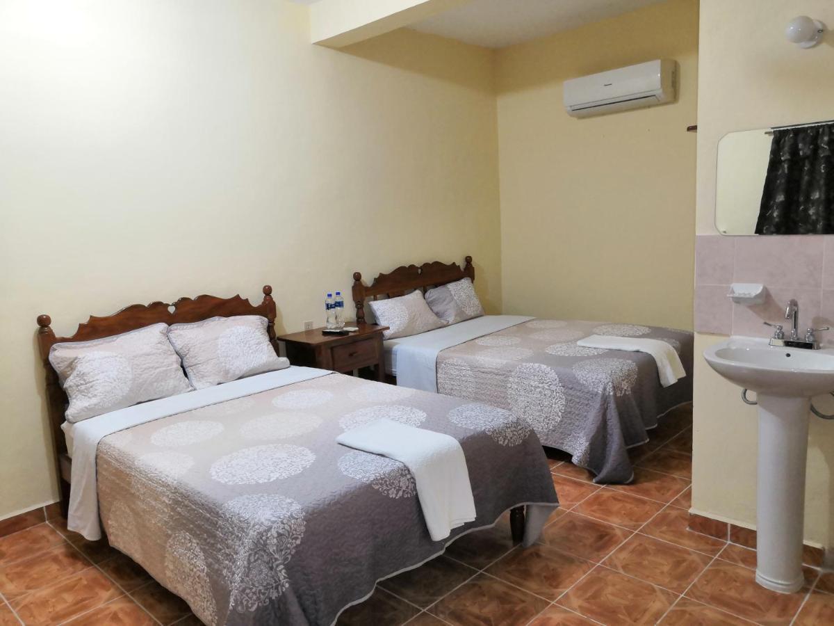 Nicte-Ha Hotel Xpujil Bagian luar foto
